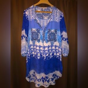 Cute thin and comfortable extended and extra lengthened shirt and or dress.